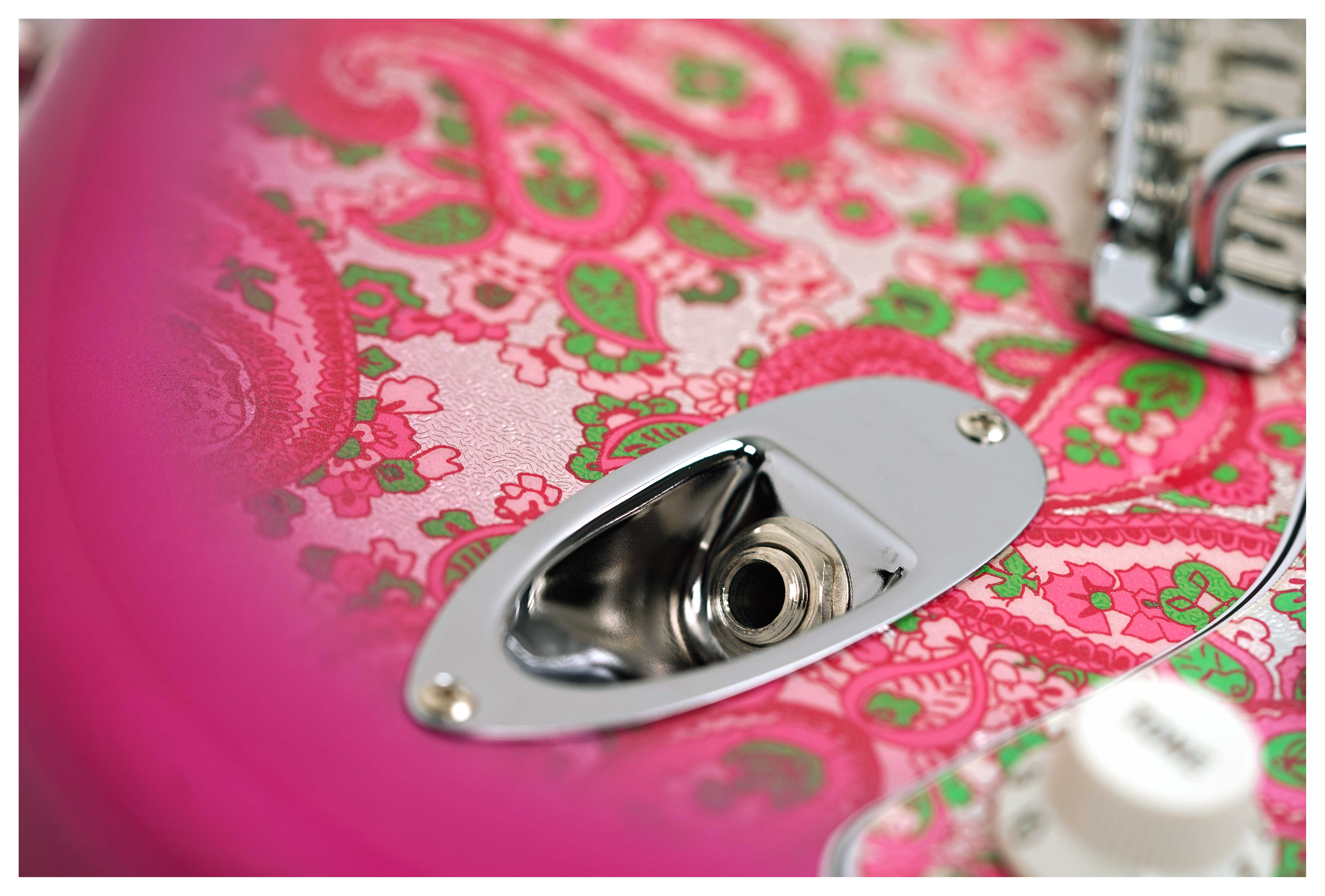 Fender guitarguitar Exclusive Made in Japan Limited Stratocaster Pink Paisley Maple Fingerboard