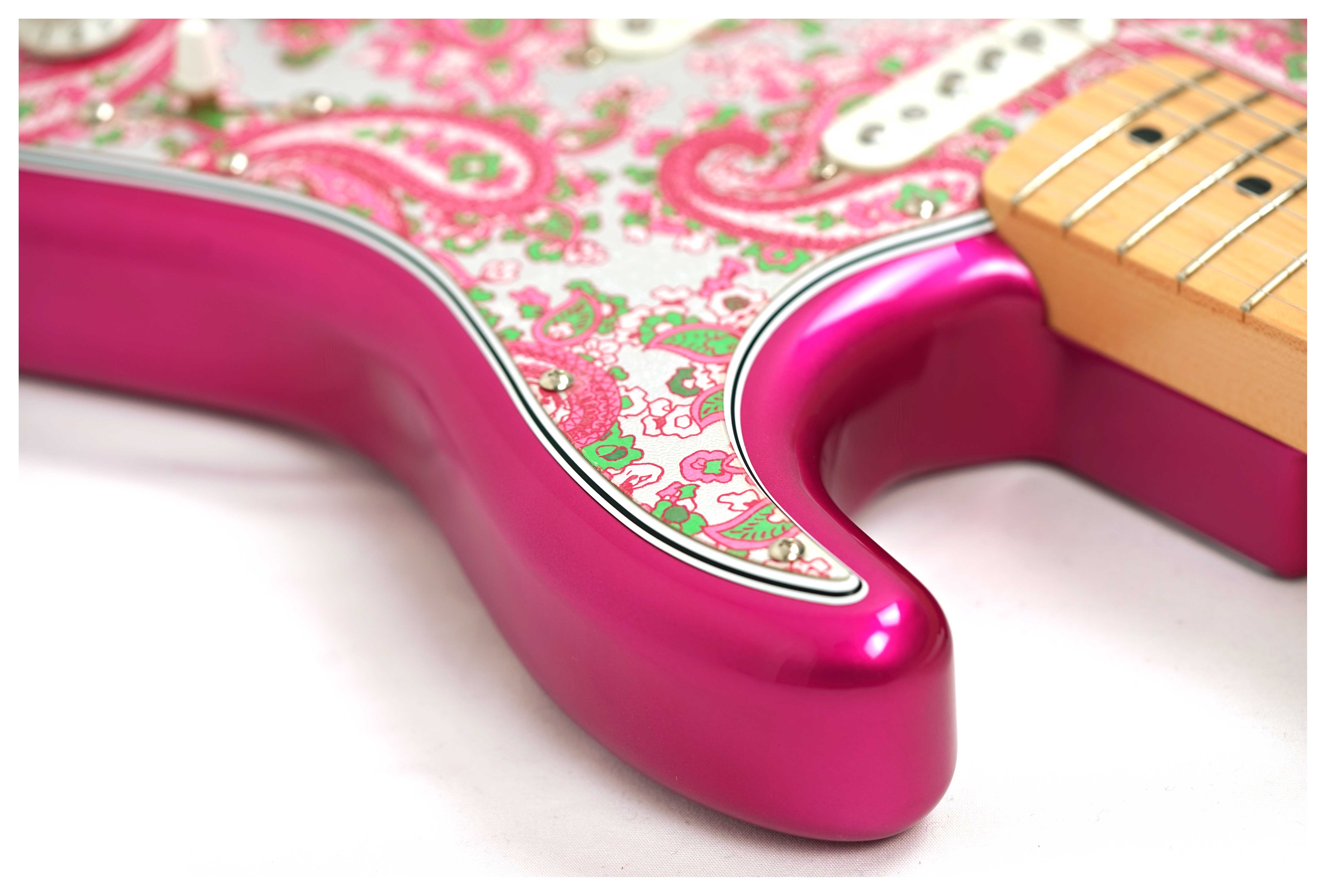 Fender guitarguitar Exclusive Made in Japan Limited Stratocaster Pink Paisley Maple Fingerboard