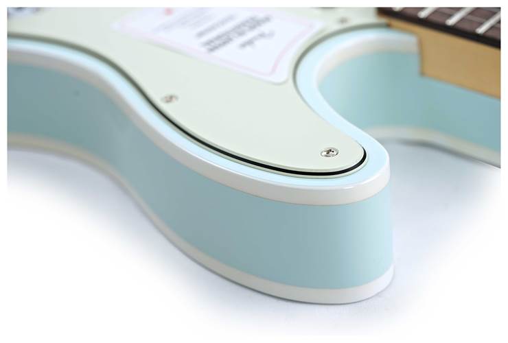 Fender Made in Japan Traditional 60s Telecaster Sonic Blue Rosewood Fingerboard guitarguitar Exclusive Fender Made in Japan Traditional 60s Telecaster Sonic Blue Rosewood Fingerboard guitarguitar Exclusive