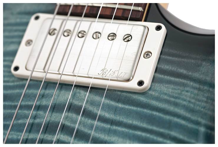 PRS CE22 Limited Edition Faded Blue Smokeburst #0406924 PRS CE22 Limited Edition Faded Blue Smokeburst #0406924