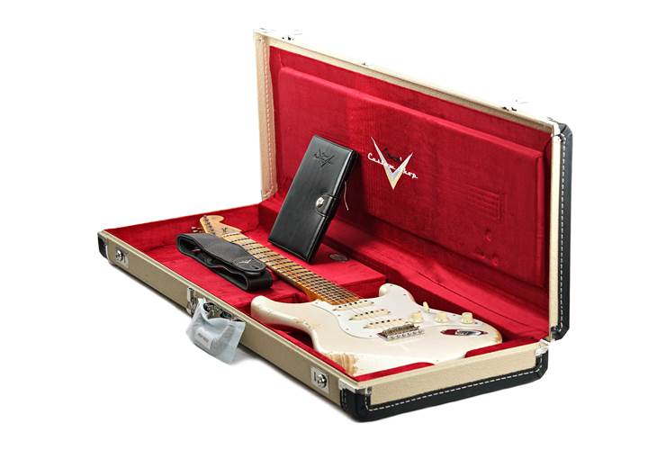 Fender Custom Shop Limited Edition Red Hot Hardtail Stratocaster Heavy Relic Aged White Blonde #CZ579291 Fender Custom Shop Limited Edition Red Hot Hardtail Stratocaster Heavy Relic Aged White Blonde #CZ579291