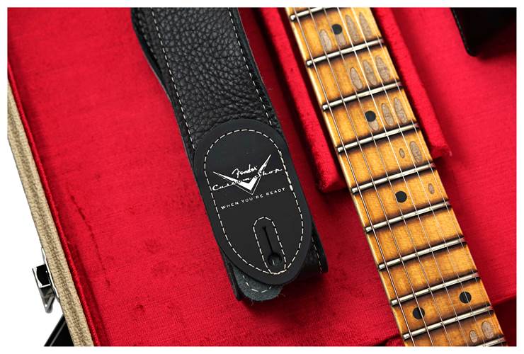 Fender Custom Shop Limited Edition Red Hot Hardtail Stratocaster Heavy Relic Aged White Blonde #CZ579291 Fender Custom Shop Limited Edition Red Hot Hardtail Stratocaster Heavy Relic Aged White Blonde #CZ579291