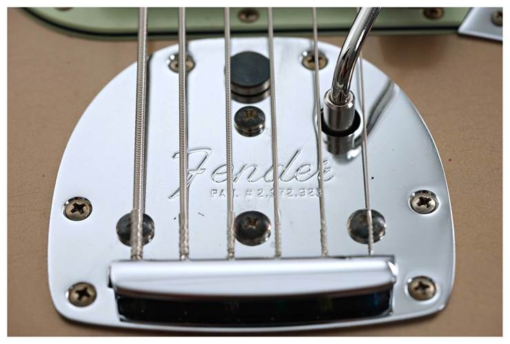 Fender Custom Shop Limited Edition Bass VI Journeyman Relic Aged Shoreline Gold #CZ572688 Fender Custom Shop Limited Edition Bass VI Journeyman Relic Aged Shoreline Gold #CZ572688