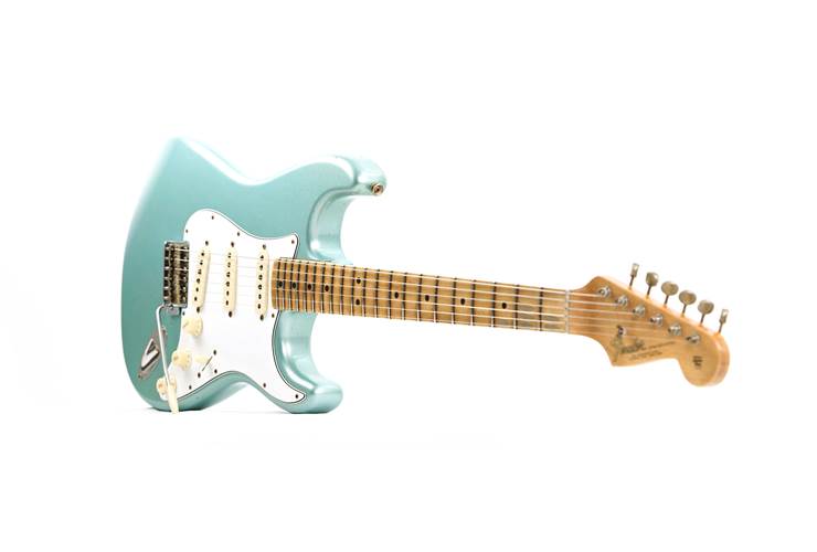 Fender Custom Shop Limited Edition 1965 Stratocaster Journeyman Relic Aged Firemist Silver #CZ583933 Fender Custom Shop Limited Edition 1965 Stratocaster Journeyman Relic Aged Firemist Silver #CZ583933
