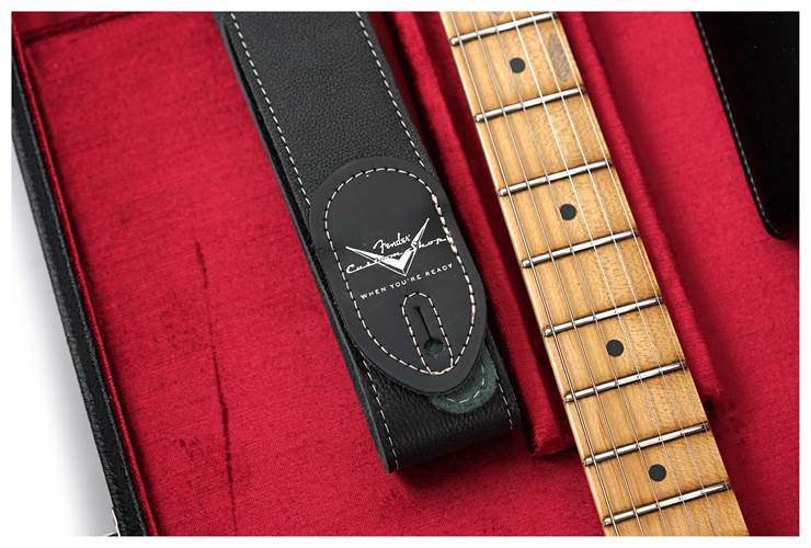 Fender Custom Shop Limited Edition 1965 Stratocaster Journeyman Relic Aged Firemist Silver #CZ583933 Fender Custom Shop Limited Edition 1965 Stratocaster Journeyman Relic Aged Firemist Silver #CZ583933