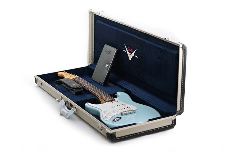 Fender Custom Shop 1963 Stratocaster Lush Closet Classic Sonic Blue Left Handed #CZ564783 Fender Custom Shop 1963 Stratocaster Lush Closet Classic Sonic Blue Left Handed #CZ564783