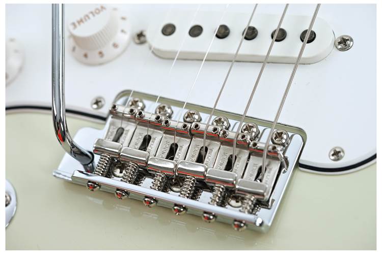 Fender Custom Shop 1962 Stratocaster Lush Closet Classic Aged India Ivory Left Handed #CZ572688 Fender Custom Shop 1962 Stratocaster Lush Closet Classic Aged India Ivory Left Handed #CZ572688