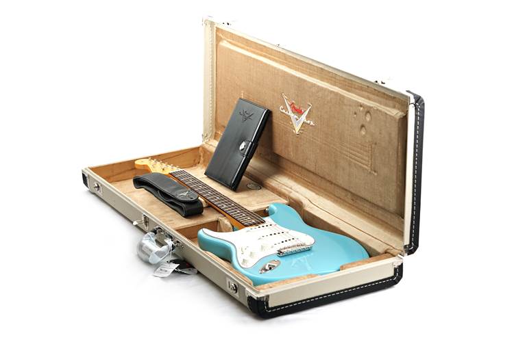 Fender Custom Shop 1963 Stratocaster Lush Closet Classic Daphne Blue Left Handed #CZ572305 Fender Custom Shop 1963 Stratocaster Lush Closet Classic Daphne Blue Left Handed #CZ572305
