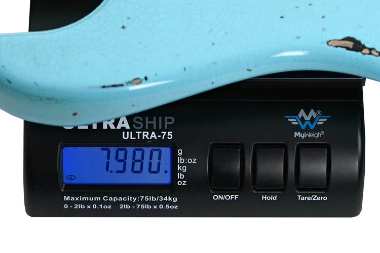 Fender Custom Shop 1963 Stratocaster Heavy Relic with Closet Classic Hardware Daphne Blue Over Black #CZ582547 Fender Custom Shop 1963 Stratocaster Heavy Relic with Closet Classic Hardware Daphne Blue Over Black #CZ582547