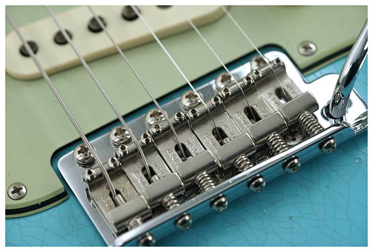Fender Custom Shop 1963 Stratocaster Heavy Relic with Closet Classic Hardware Daphne Blue Over Black #CZ582547 Fender Custom Shop 1963 Stratocaster Heavy Relic with Closet Classic Hardware Daphne Blue Over Black #CZ582547
