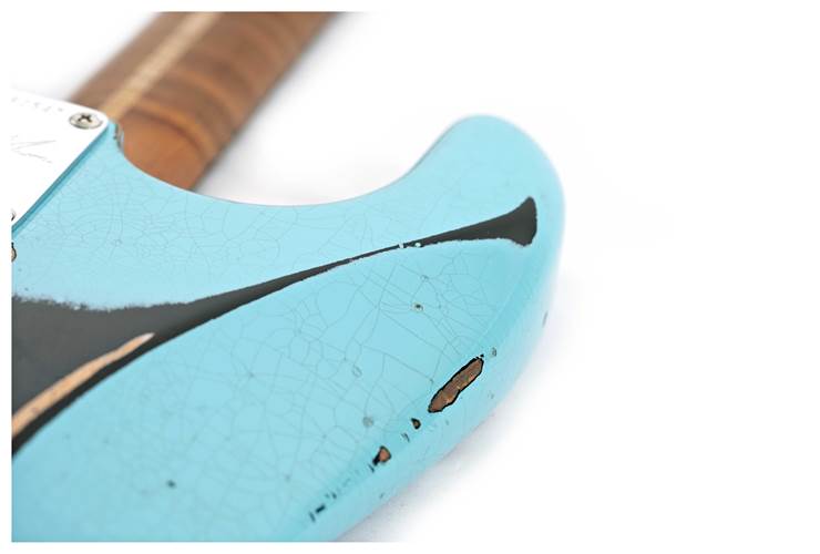 Fender Custom Shop 1963 Stratocaster Heavy Relic with Closet Classic Hardware Daphne Blue Over Black #CZ582547 Fender Custom Shop 1963 Stratocaster Heavy Relic with Closet Classic Hardware Daphne Blue Over Black #CZ582547