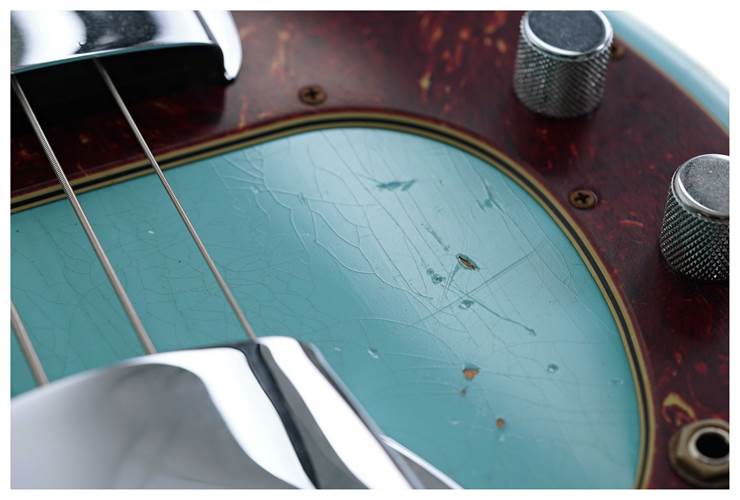 Fender Custom Shop Limited Edition 1963 Precision Bass Heavy Relic Aged Daphne Blue #CZ580843 Fender Custom Shop Limited Edition 1963 Precision Bass Heavy Relic Aged Daphne Blue #CZ580843
