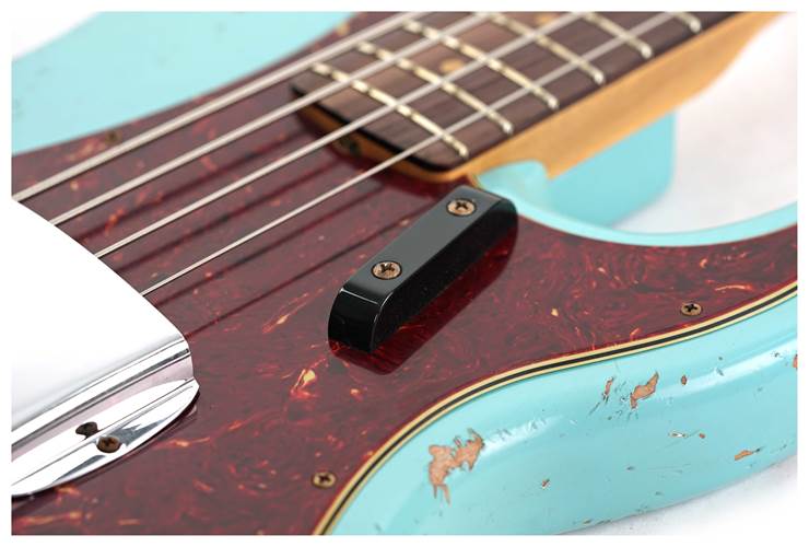 Fender Custom Shop Limited Edition 1963 Precision Bass Heavy Relic Aged Daphne Blue #CZ580843 Fender Custom Shop Limited Edition 1963 Precision Bass Heavy Relic Aged Daphne Blue #CZ580843