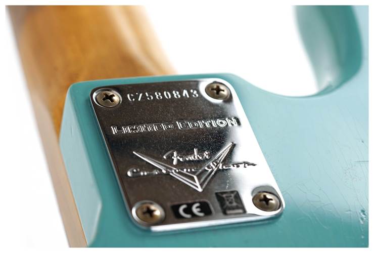 Fender Custom Shop Limited Edition 1963 Precision Bass Heavy Relic Aged Daphne Blue #CZ580843 Fender Custom Shop Limited Edition 1963 Precision Bass Heavy Relic Aged Daphne Blue #CZ580843
