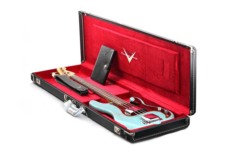 Fender Custom Shop Limited Edition 1963 Precision Bass Heavy Relic Aged Daphne Blue #CZ580843 Fender Custom Shop Limited Edition 1963 Precision Bass Heavy Relic Aged Daphne Blue #CZ580843