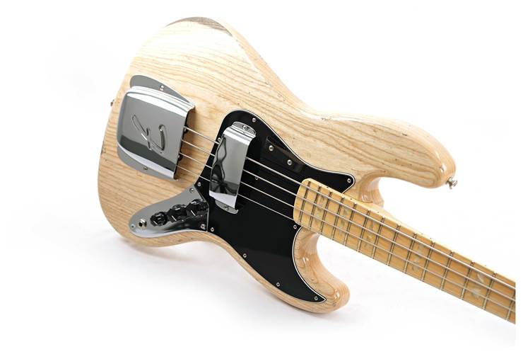Fender Custom Shop 1975 Jazz Bass Relic with Closet Classic Hardware Natural #R24838 Fender Custom Shop 1975 Jazz Bass Relic with Closet Classic Hardware Natural #R24838