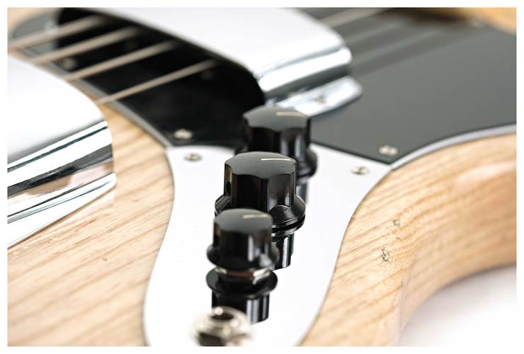 Fender Custom Shop 1975 Jazz Bass Relic with Closet Classic Hardware Natural #R24838 Fender Custom Shop 1975 Jazz Bass Relic with Closet Classic Hardware Natural #R24838