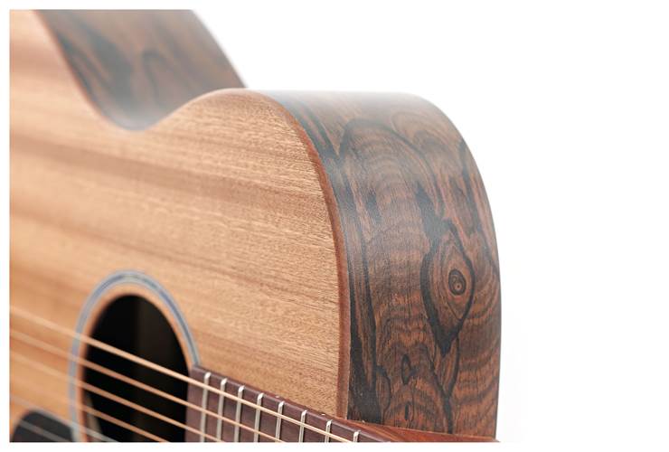Martin OMC-X2E Sapele Ziricote Martin OMC-X2E Sapele Ziricote