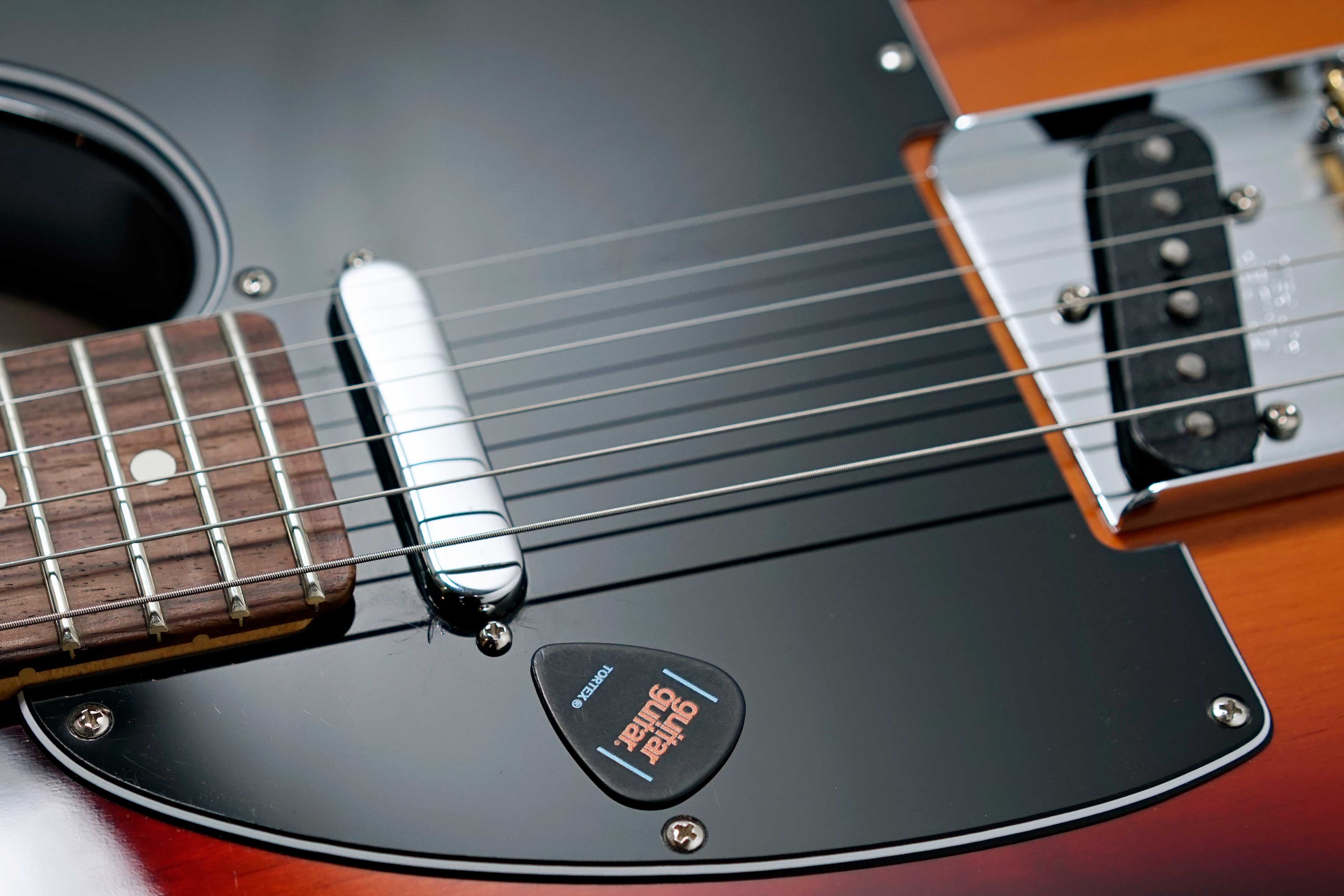 Fender American Professional Classic Telecaster 3-Colour Sunburst Rosewood Fingerboard (Ex-Demo) #US25048881