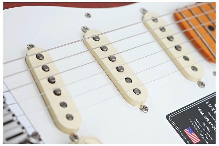 Fender Ultra Luxe Vintage 50s Stratocaster 3 Colour Sunburst #US24017750 Fender Ultra Luxe Vintage 50s Stratocaster 3 Colour Sunburst #US24017750