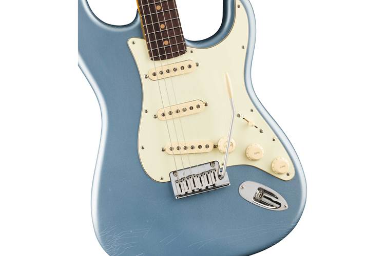 Fender American Ultra Luxe Vintage 60s Stratocaster Ice Blue Metallic Fender American Ultra Luxe Vintage 60s Stratocaster Ice Blue Metallic