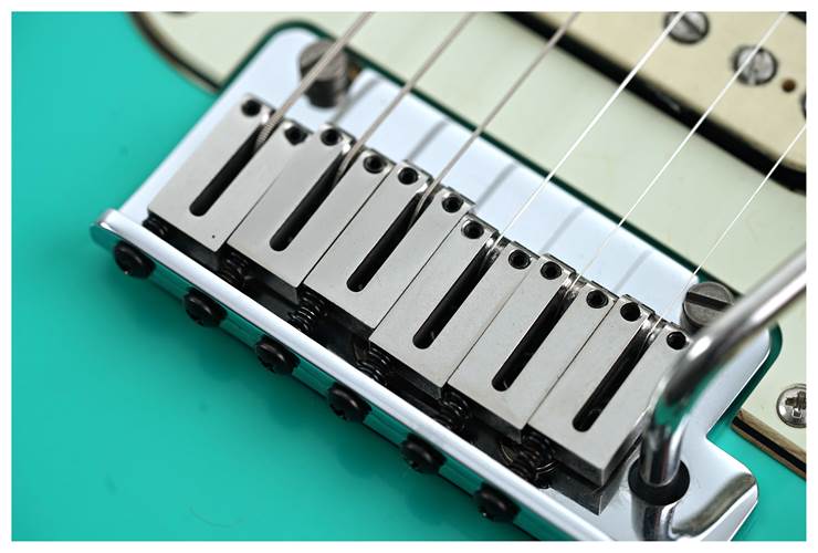 Fender Ultra Luxe Vintage 60s Stratocaster HSS Sea Foam Green #US24067415 Fender Ultra Luxe Vintage 60s Stratocaster HSS Sea Foam Green #US24067415