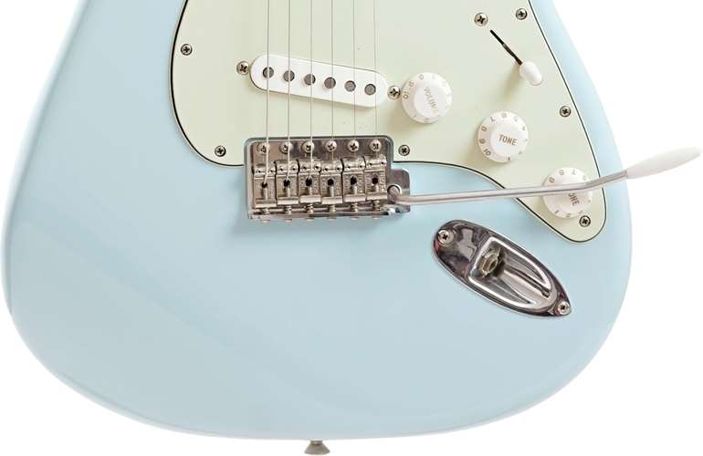 Fender Limited Edition Vintera II Road Worn '60s Stratocaster Rosewood Fingerboard Sonic Blue #MX25063617 Fender Limited Edition Vintera II Road Worn '60s Stratocaster Rosewood Fingerboard Sonic Blue #MX25063617