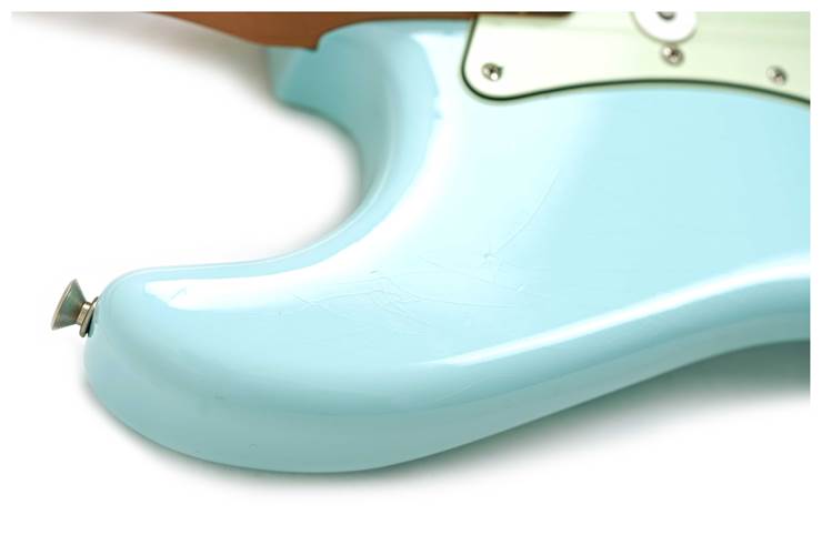 Fender Limited Edition Vintera II Road Worn '60s Stratocaster Rosewood Fingerboard Sonic Blue #MX25063618 Fender Limited Edition Vintera II Road Worn '60s Stratocaster Rosewood Fingerboard Sonic Blue #MX25063618
