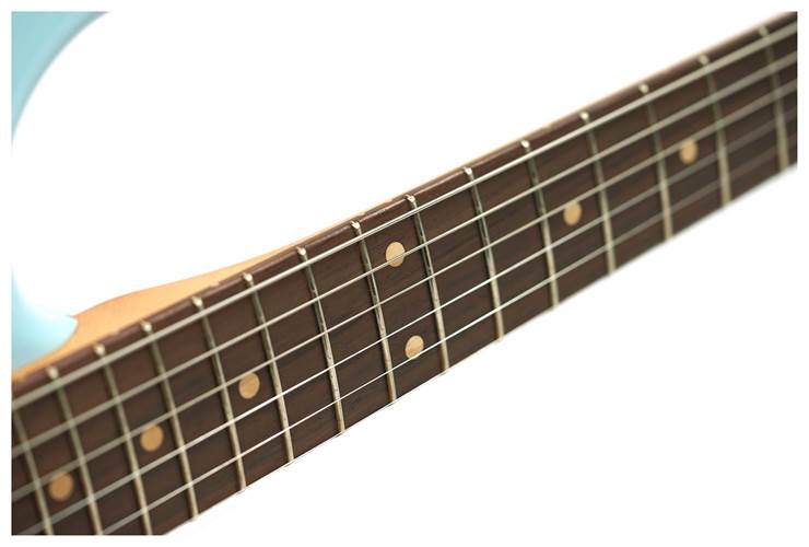 Fender Limited Edition Vintera II Road Worn '60s Stratocaster Rosewood Fingerboard Sonic Blue #MX25063681 Fender Limited Edition Vintera II Road Worn '60s Stratocaster Rosewood Fingerboard Sonic Blue #MX25063681