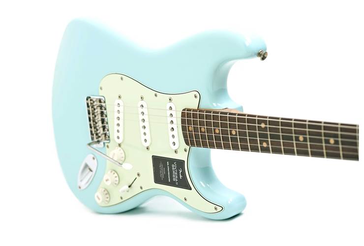 Fender Limited Edition Vintera II Road Worn '60s Stratocaster Rosewood Fingerboard Sonic Blue #MX25063697 Fender Limited Edition Vintera II Road Worn '60s Stratocaster Rosewood Fingerboard Sonic Blue #MX25063697