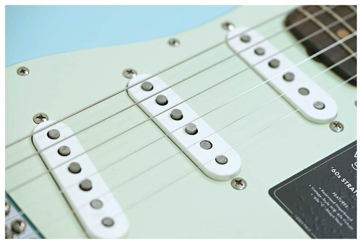 Fender Limited Edition Vintera II Road Worn '60s Stratocaster Rosewood Fingerboard Sonic Blue #MX25063697 Fender Limited Edition Vintera II Road Worn '60s Stratocaster Rosewood Fingerboard Sonic Blue #MX25063697
