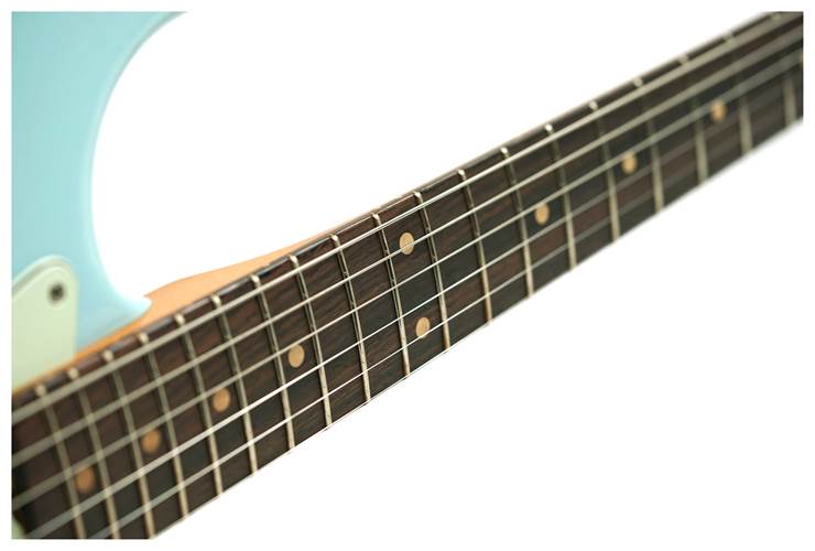 Fender Limited Edition Vintera II Road Worn '60s Stratocaster Rosewood Fingerboard Sonic Blue #MX25063697 Fender Limited Edition Vintera II Road Worn '60s Stratocaster Rosewood Fingerboard Sonic Blue #MX25063697
