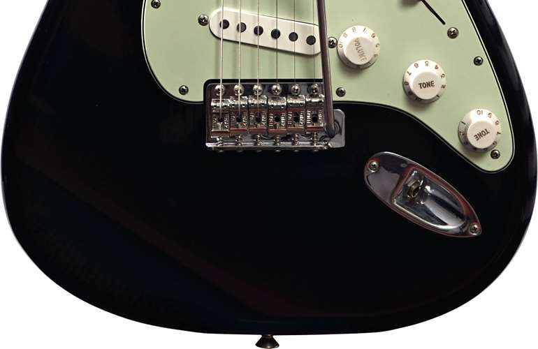 Fender Limited Edition Vintera II Roadworn 60s Stratocaster Black Maple Fingerboard #MX25064353 Fender Limited Edition Vintera II Roadworn 60s Stratocaster Black Maple Fingerboard #MX25064353