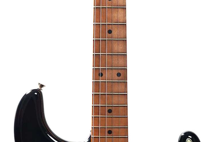 Fender Limited Edition Vintera II Roadworn 60s Stratocaster Black Maple Fingerboard #MX25064353 Fender Limited Edition Vintera II Roadworn 60s Stratocaster Black Maple Fingerboard #MX25064353