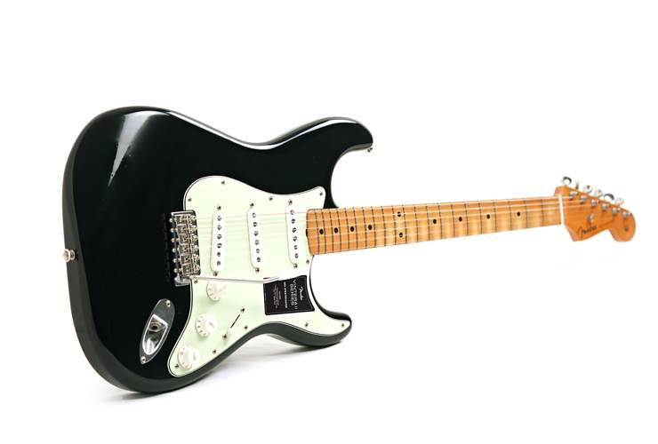 Fender Limited Edition Vintera II Road Worn '60s Stratocaster Maple Fingerboard Black #MX25066379 Fender Limited Edition Vintera II Road Worn '60s Stratocaster Maple Fingerboard Black #MX25066379
