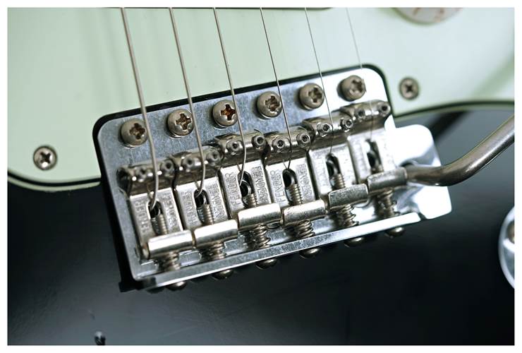 Fender Limited Edition Vintera II Road Worn '60s Stratocaster Maple Fingerboard Black #MX25066379 Fender Limited Edition Vintera II Road Worn '60s Stratocaster Maple Fingerboard Black #MX25066379