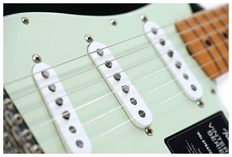 Fender Limited Edition Vintera II Road Worn '60s Stratocaster Maple Fingerboard Black #MX25066379 Fender Limited Edition Vintera II Road Worn '60s Stratocaster Maple Fingerboard Black #MX25066379