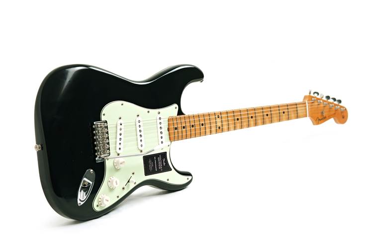 Fender Limited Edition Vintera II Road Worn '60s Stratocaster Maple Fingerboard Black #MX25065403 Fender Limited Edition Vintera II Road Worn '60s Stratocaster Maple Fingerboard Black #MX25065403