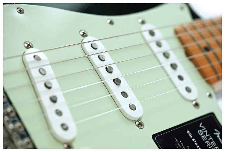 Fender Limited Edition Vintera II Road Worn '60s Stratocaster Maple Fingerboard Black #MX25065403 Fender Limited Edition Vintera II Road Worn '60s Stratocaster Maple Fingerboard Black #MX25065403