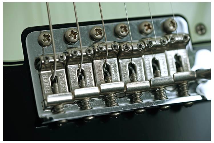 Fender Limited Edition Vintera II Roadworn 60s Stratocaster Black Maple Fingerboard #MX25066986 Fender Limited Edition Vintera II Roadworn 60s Stratocaster Black Maple Fingerboard #MX25066986