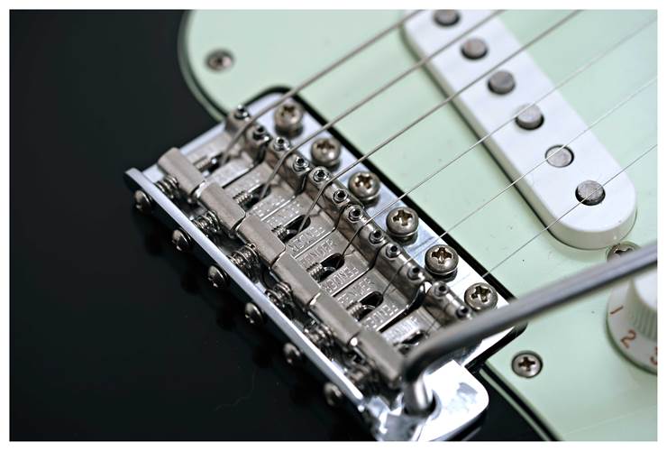 Fender Limited Edition Vintera II Roadworn 60s Stratocaster Black Maple Fingerboard #MX25089392 Fender Limited Edition Vintera II Roadworn 60s Stratocaster Black Maple Fingerboard #MX25089392