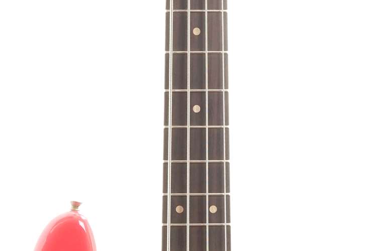 Fender Limited Edition Vintera II Road Worn '60s Precision Bass Rosewood Fingerboard Fiesta Red #MX25085477 Fender Limited Edition Vintera II Road Worn '60s Precision Bass Rosewood Fingerboard Fiesta Red #MX25085477