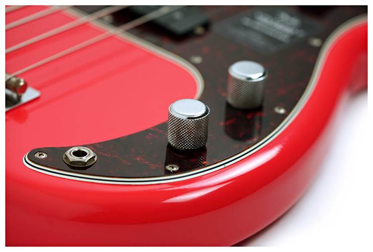 Fender Limited Edition Vintera II Roadworn 60s Precision Bass Fiesta Red Rosewood Fingerboard #MX25096067 Fender Limited Edition Vintera II Roadworn 60s Precision Bass Fiesta Red Rosewood Fingerboard #MX25096067