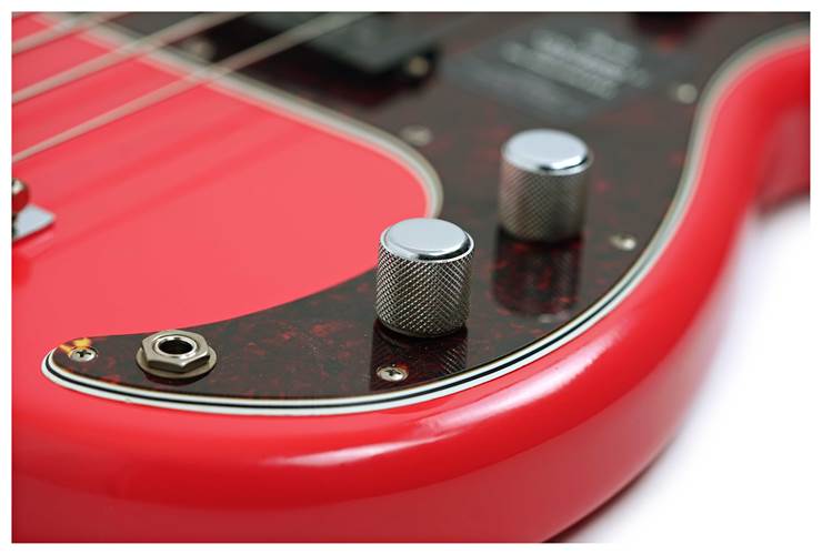 Fender Limited Edition Vintera II Roadworn 60s Precision Bass Fiesta Red Rosewood Fingerboard #MX25096275 Fender Limited Edition Vintera II Roadworn 60s Precision Bass Fiesta Red Rosewood Fingerboard #MX25096275