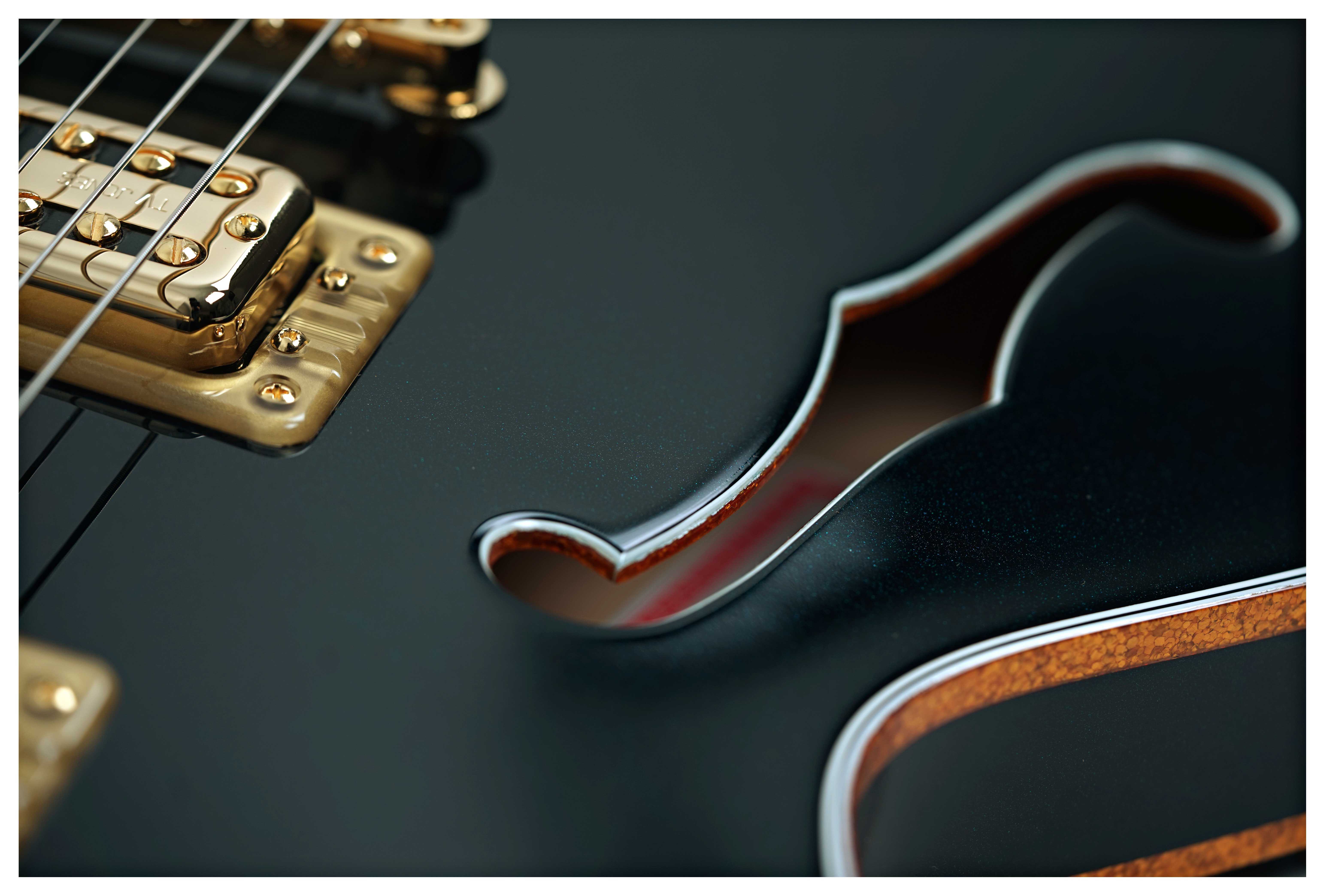 Gretsch Falcon Center Block Limited Edition Double-Cut with Bigsby Midnight Sapphire #JT25051482