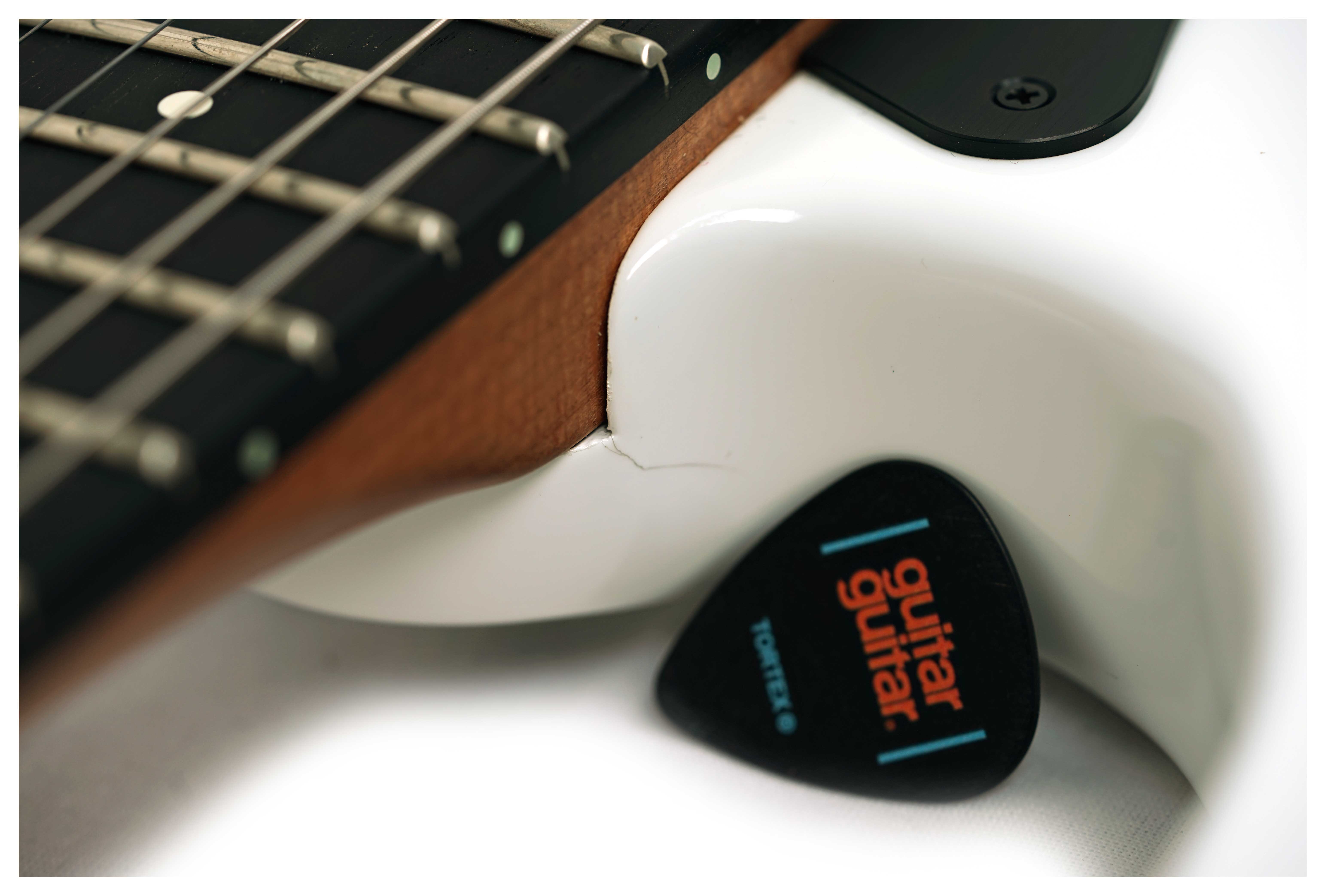 Charvel  Pro-Mod Plus So-Cal SC1 Style 1 HH FR EB Ebony Fingerboard Snow White (Ex-Demo) #MC25000296