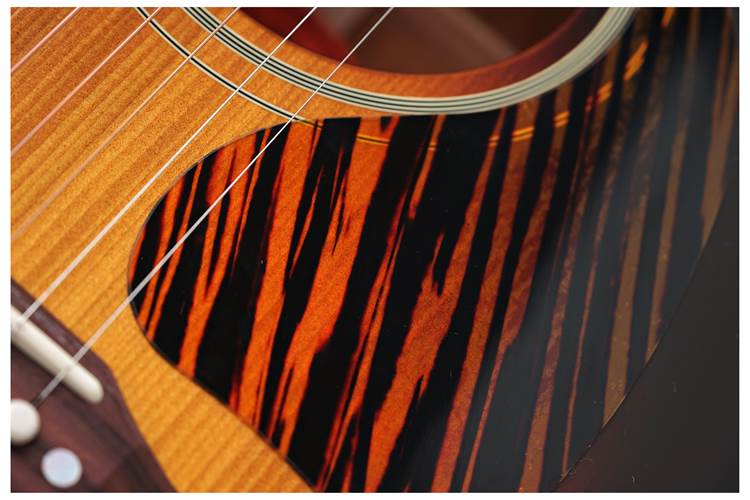 Gibson Custom Southern Jumbo Firestripe Pickguard Gibson Custom Southern Jumbo Firestripe Pickguard