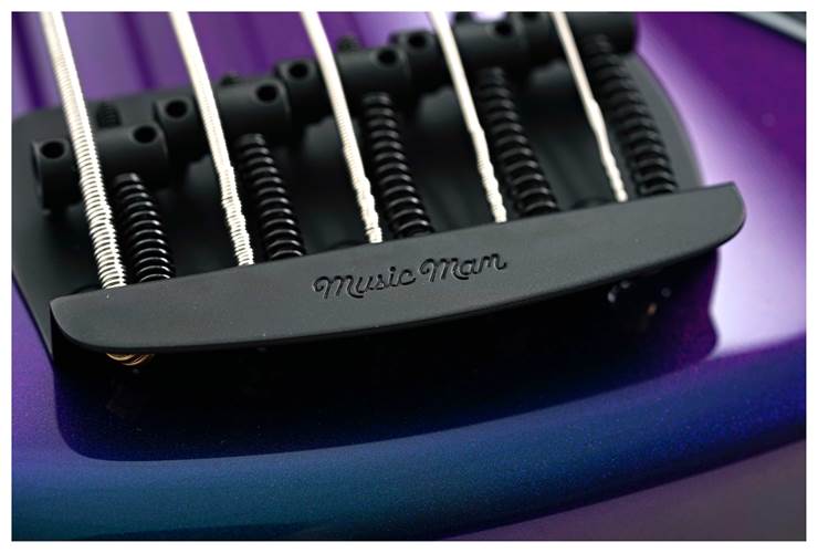 Music Man DarkRay 5 Sapphire Iris #S12442 Music Man DarkRay 5 Sapphire Iris #S12442