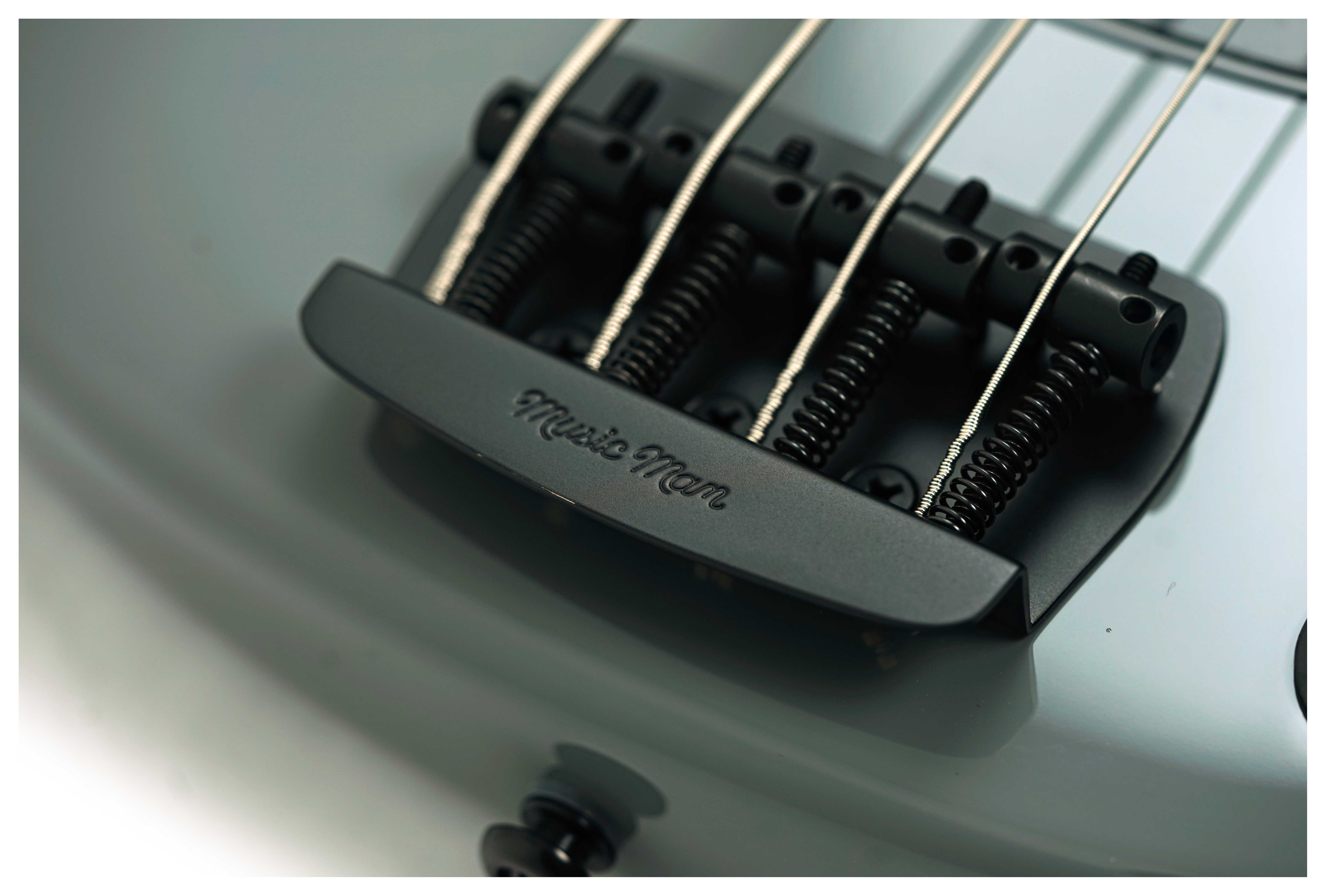 Music Man guitarguitar Exclusive Stingray 4 Moonstone Ebony Fingerboard #K07869