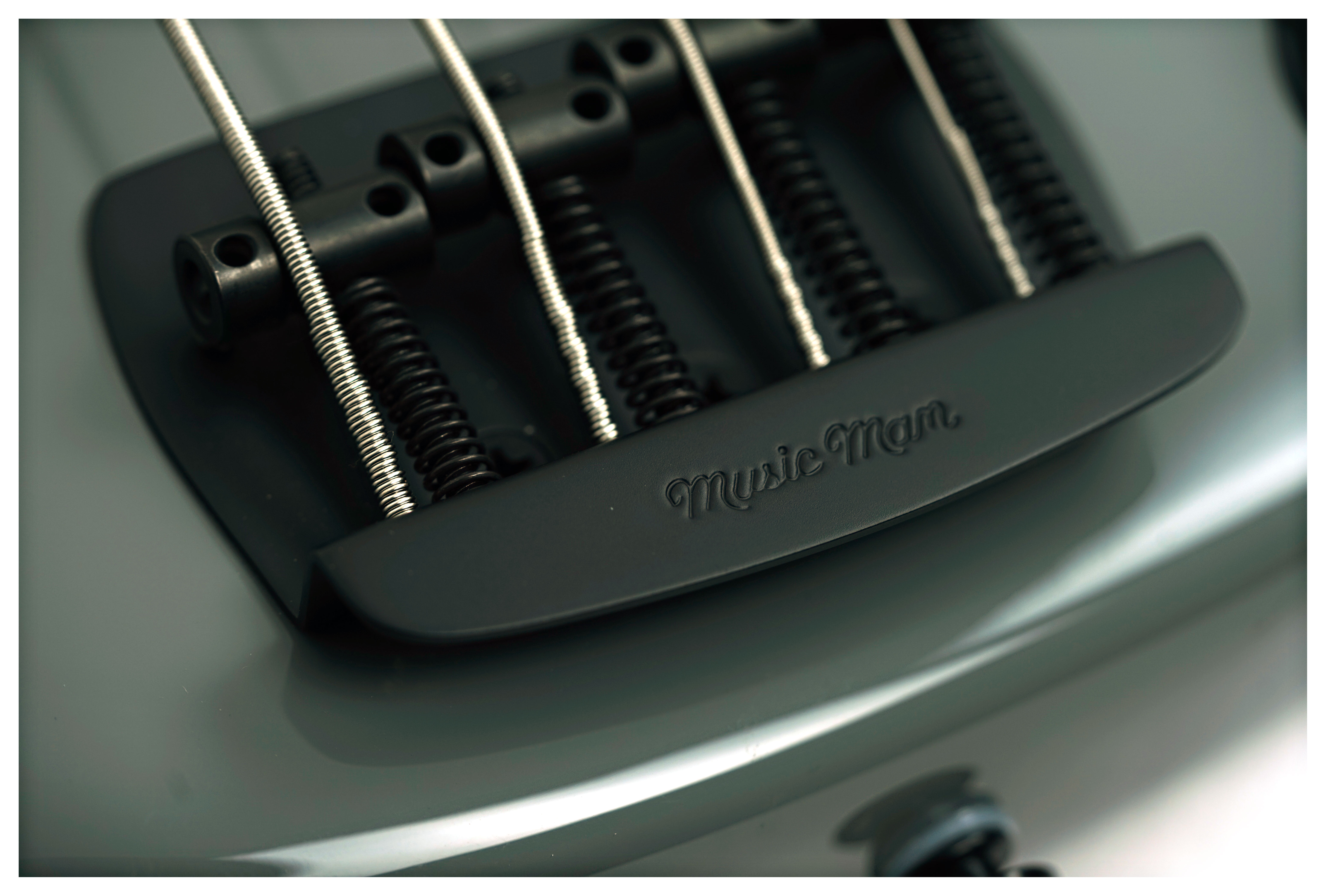 Music Man guitarguitar Exclusive Stingray 4 Moonstone Ebony Fingerboard #K11267